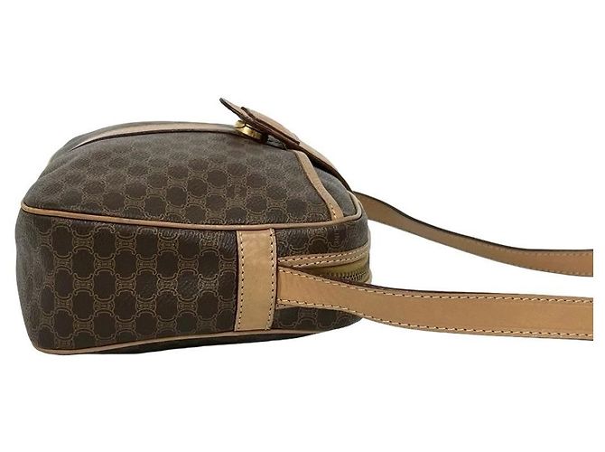 Céline Celine Macadam Triomphe Schultertasche aus PVC und Leder Braun - Ansicht 7