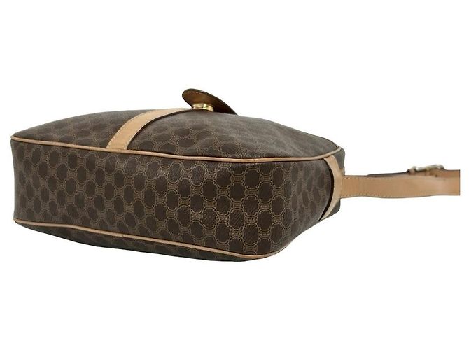 Céline Celine Macadam Triomphe Schultertasche aus PVC und Leder Braun - Ansicht 9
