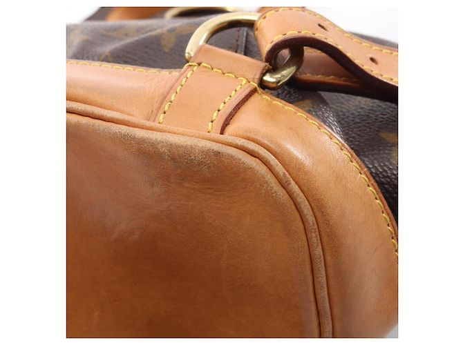 Zaino/Borsa Louis Vuitton Montsouris MM Monogram Marrone - vista 12