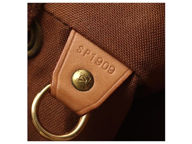 Zaino/Borsa Louis Vuitton Montsouris MM Monogram Marrone - vista 5