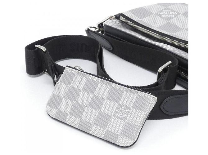 Borsa a tracolla Louis Vuitton Damier Graphite 3D Trio Messenger Marrone - vista 6