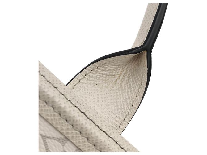 Borsa Tote Louis Vuitton Taiga Lama Weekend Bianco - vista 5