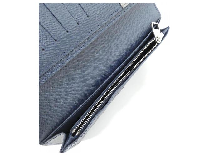 Louis Vuitton Taiga Portefeuille Brazza Portafoglio Marrone Blu navy - vista 5