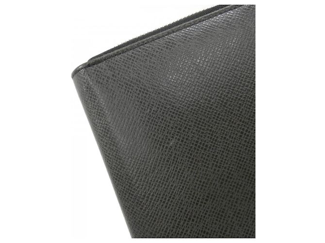 Louis Vuitton Taiga Zippy Organizer Wallet Black - view 5