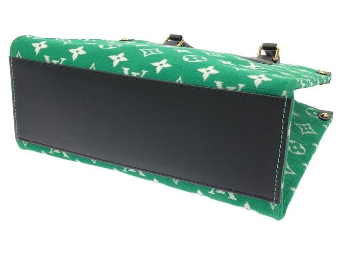 Borsa Louis Vuitton Monogram Jacquard Velvet OnTheGo PM Verde - vista 2