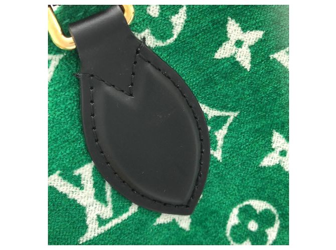 Borsa Louis Vuitton Monogram Jacquard Velvet OnTheGo PM Verde - vista 3