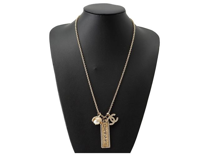Collar Chanel con el logo Coco Dorado - vista 4
