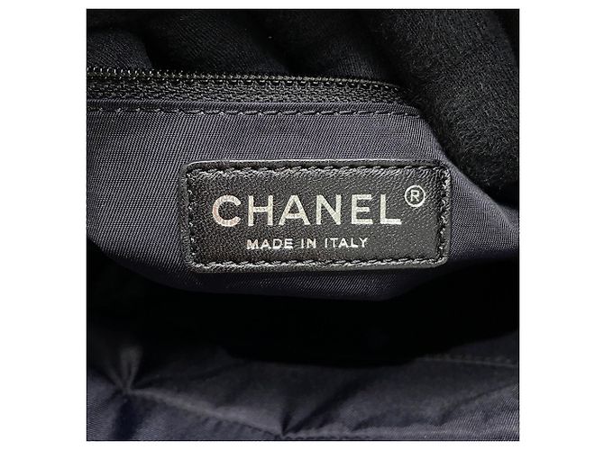 Chanel Paris Biarritz Tote PM Matelassé Nero - vista 14