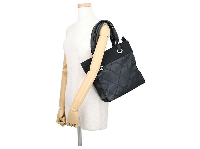 Chanel Paris Biarritz Tote PM Matelassé Nero - vista 4