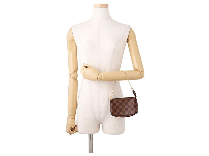 Louis Vuitton Damier Ebene Mini Pochette Accessoires Rosso - vista 4