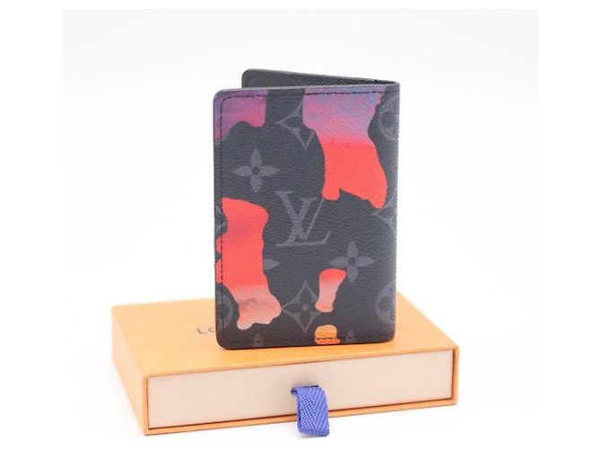 Louis Vuitton Tarjetero Monogramouflage Monograma - vista 3