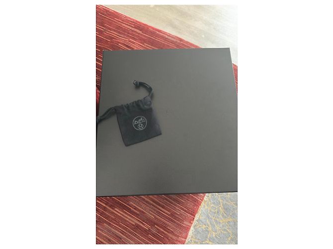 Scatola regalo Hermès nera e sacchetto Nero - vista 2
