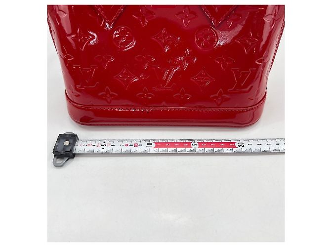 Borsa Louis Vuitton Alma BB in rosso - vista 4