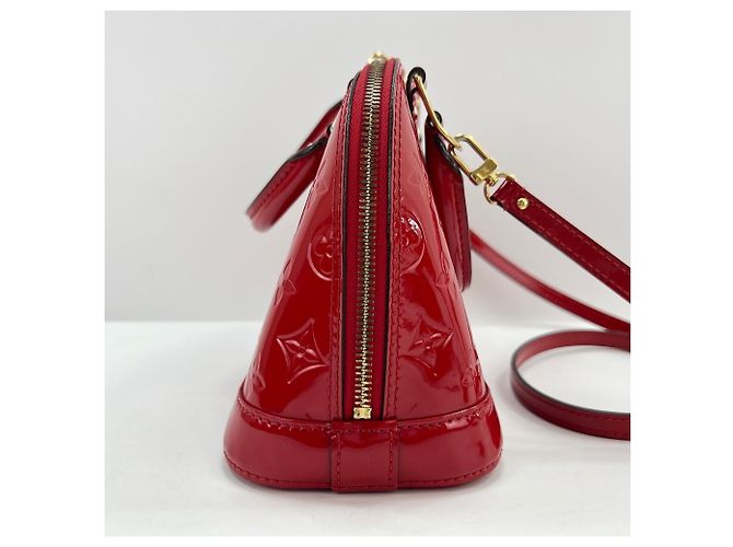 Borsa Louis Vuitton Alma BB in rosso - vista 6