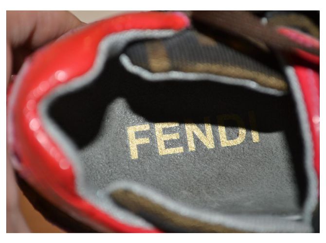 Fendi Zucca Sneaker aus Canvas und Lackleder Braun Rot - Ansicht 7