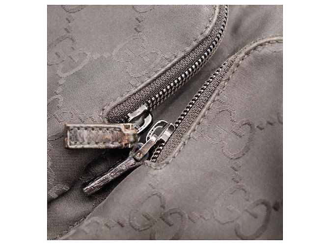 Borsa a spalla Gucci GG Monogram in nylon Marrone scuro - vista 9