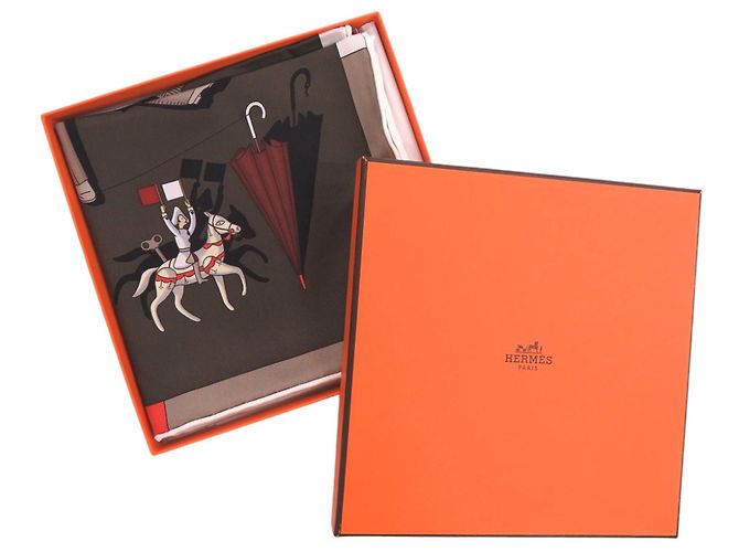 Hermès Sciarpa in seta Hermes Carre 70 Illusion Exquise marrone - vista 2
