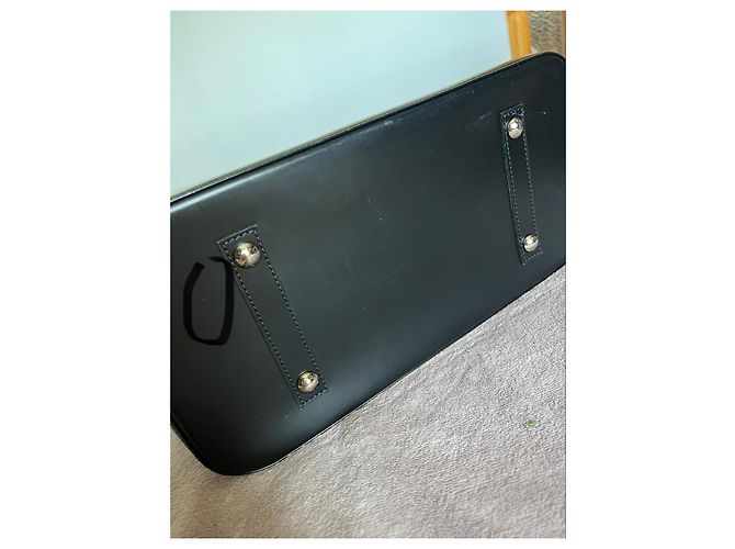Louis Vuitton Alma GM Borsa in pelle Epi nera Nero - vista 10