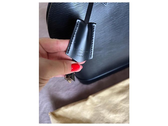 Louis Vuitton Alma GM Borsa in pelle Epi nera Nero - vista 3