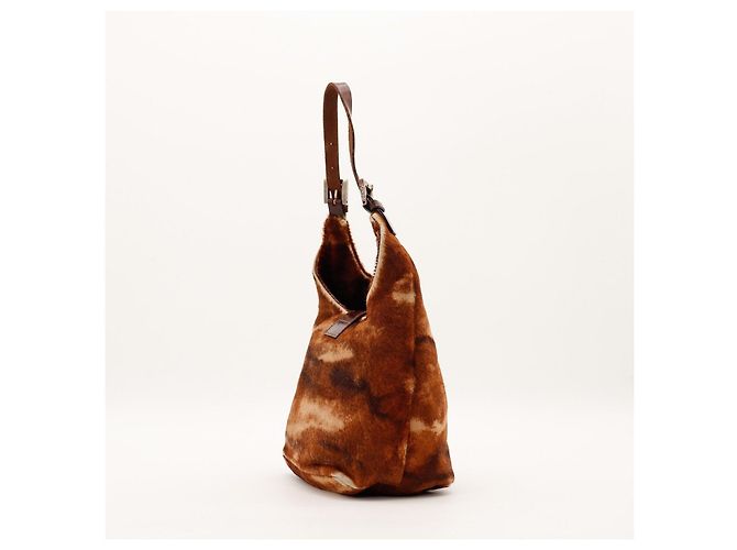 Fendi Borsa Baguette in pelliccia marrone - vista 3