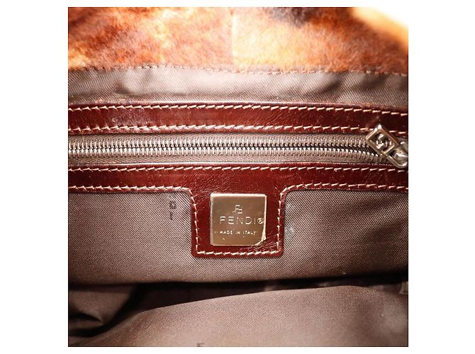 Fendi Borsa Baguette in pelliccia marrone - vista 7