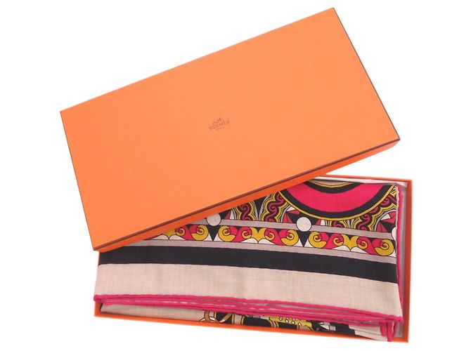 Hermès Stola Hermes Carre 140 Geant Harnais en Rosace Beige Verde - vista 2