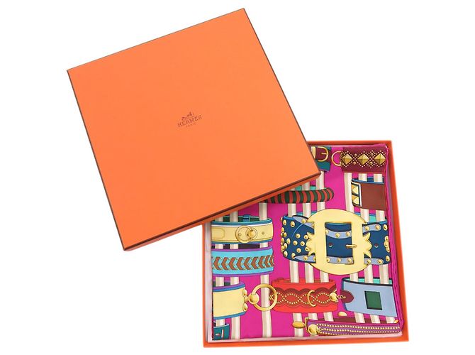 Hermès Hermes Carre 90 Collier de Chien Sciarpa in Seta Rosa Multicolore Verde Giallo - vista 2