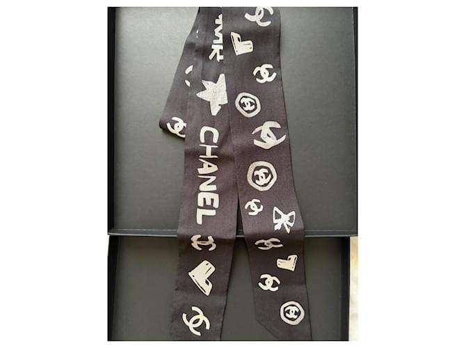 Twilly Chanel in seta bianco e nero - vista 2