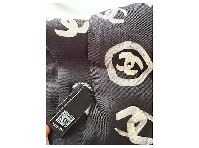 Twilly Chanel in seta bianco e nero - vista 3