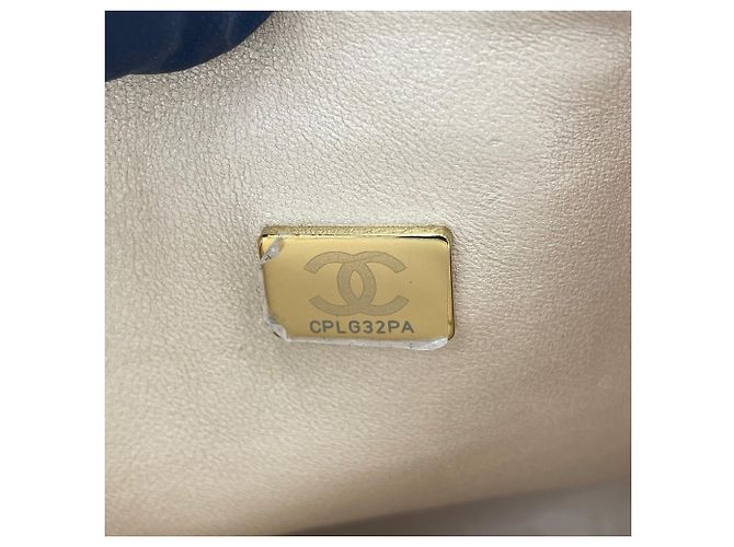 Timeless Borsa a tracolla Chanel Matelassé 25 in Beige - vista 12
