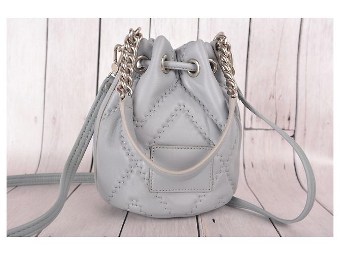 Marc Jacobs The J Marc gesteppte Leder-Bucket-Bag - Grau - Ansicht 10