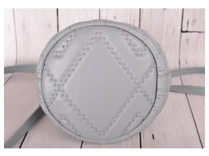Marc Jacobs The J Marc gesteppte Leder-Bucket-Bag - Grau - Ansicht 12