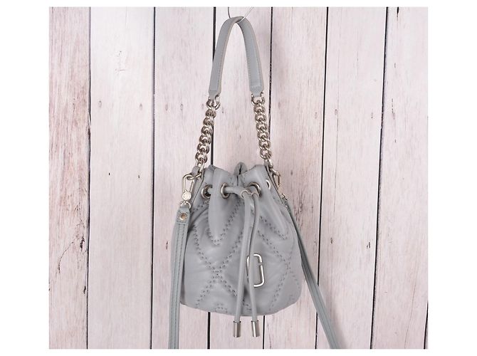 Marc Jacobs The J Marc gesteppte Leder-Bucket-Bag - Grau - Ansicht 2