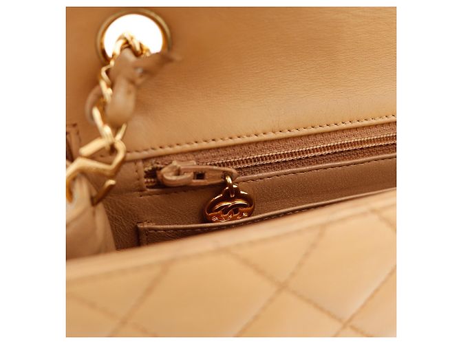 Chanel Classic Flap Small Borsa in Pelle Beige - vista 15