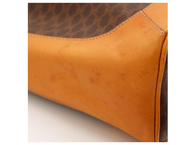 Céline Bolso Bucket Macadam Castaño - vista 10