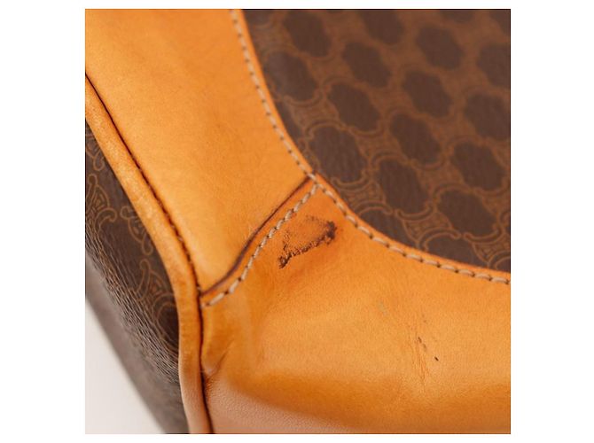 Céline Bolso Bucket Macadam Castaño - vista 11