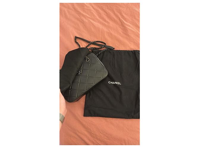 Borsa a tracolla Chanel in pelle nera trapuntata Nero - vista 11