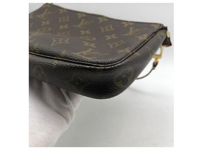 Borsa Louis Vuitton Pochette Accessoires Marrone - vista 3