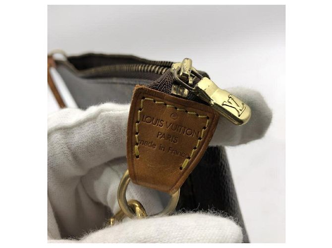 Borsa Louis Vuitton Pochette Accessoires Marrone - vista 6