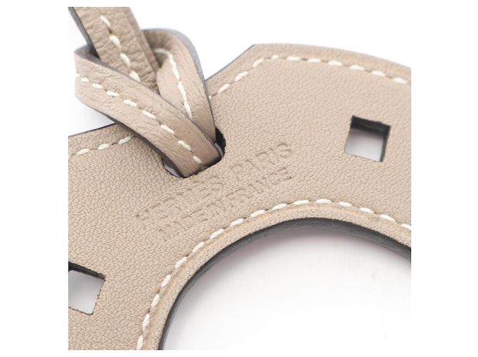 Hermès Charm Paddock Horseshoe Hermes Beige - vista 3