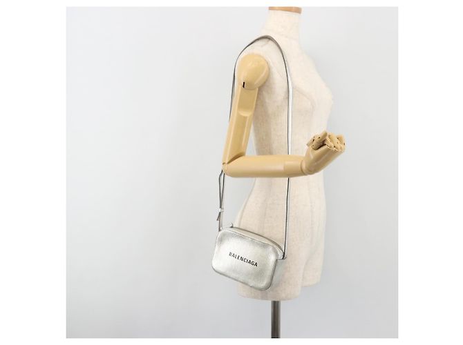 Borsa a tracolla BALENCIAGA Everyday in pelle Argento 552372 Auth 192828A - vista 22