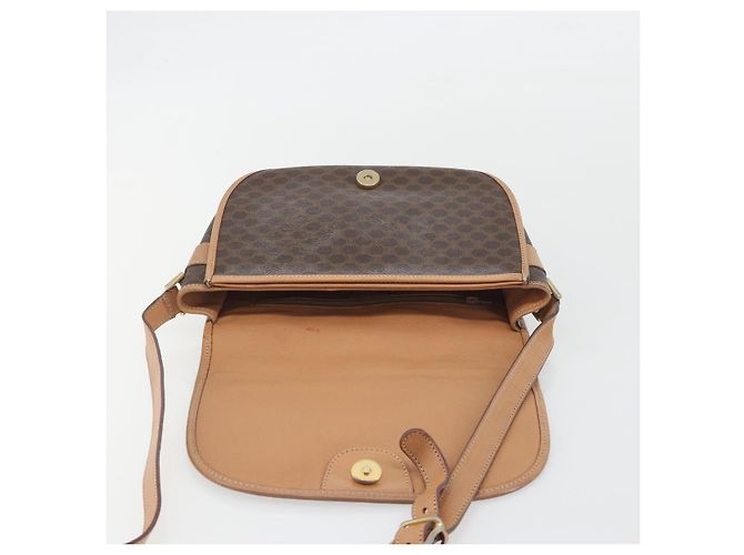 Céline CELINE Bolsa de Ombro Macadam em PVC e Couro Marrom com Detalhes Dourados Auth ep15274 - vista 15