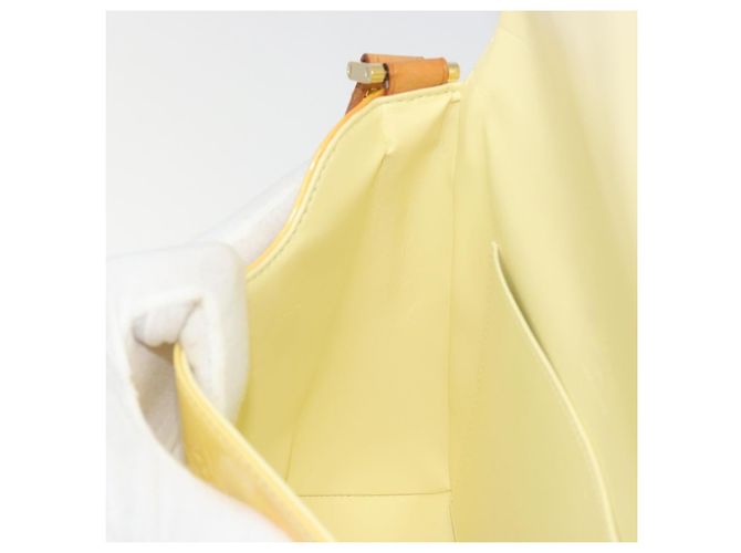 LOUIS VUITTON Monogram Vernis Thompson Street Bag Lime Yellow M91071 Auth 192632 D'oro - vista 22