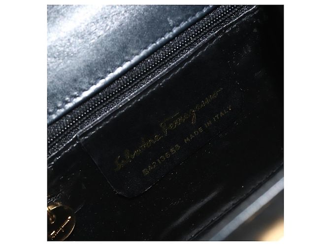 Borsa a tracolla Salvatore Ferragamo Gancini in pelle blu navy e oro Auth 192665 D'oro - vista 16