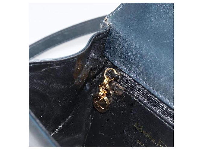 Borsa a tracolla Salvatore Ferragamo Gancini in pelle blu navy e oro Auth 192665 D'oro - vista 20