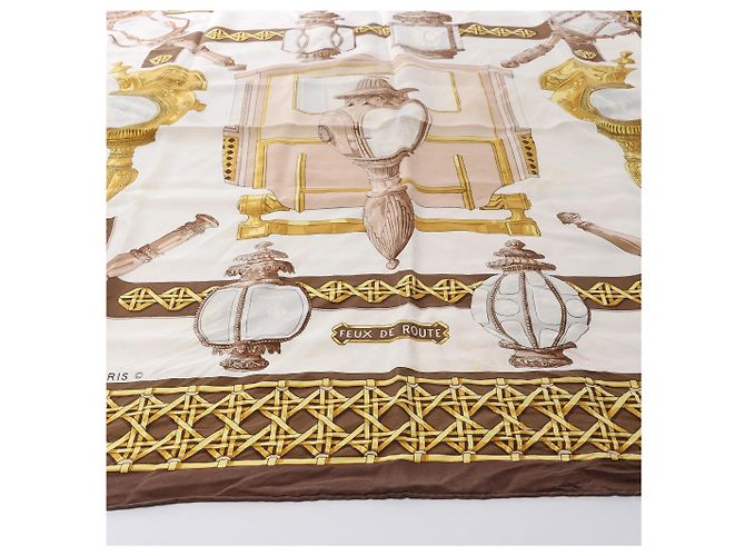 Foulard in seta Hermès Carré 90 "FEUX DE ROUTE" marrone - vista 6