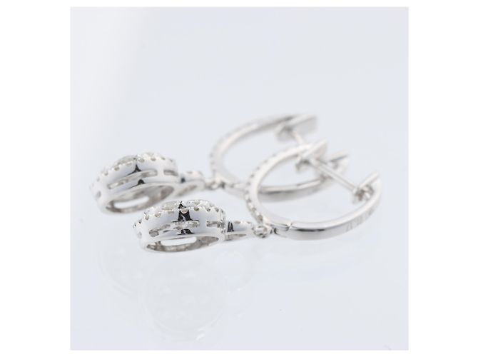 Autre Marque Orecchini con Diamanti Non Signe / Unsigned K18WG 3.2 g D1.7 Bianco - vista 4