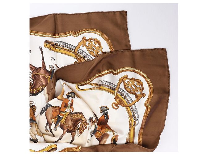 Foulard in seta Hermès Carré 90 "REPRISE" marrone - vista 3