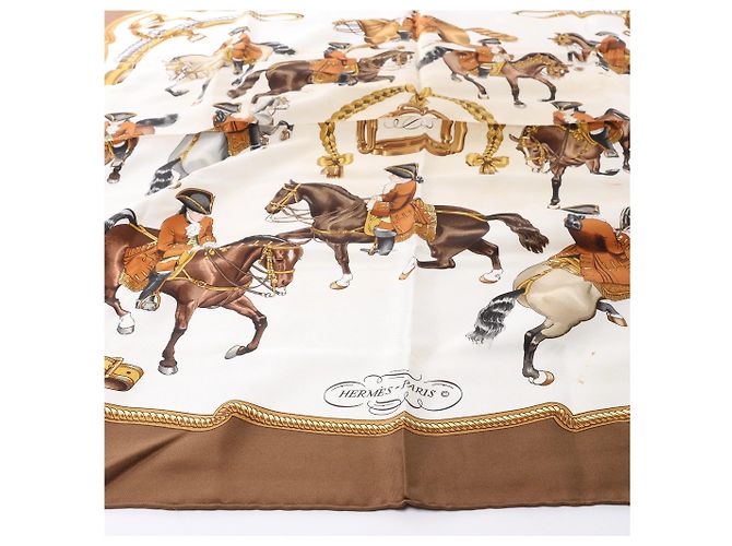 Foulard in seta Hermès Carré 90 "REPRISE" marrone - vista 9