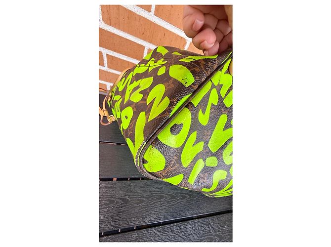 Borsa Louis Vuitton Neverfull GM Monogram Graffiti Marrone Verde - vista 9
